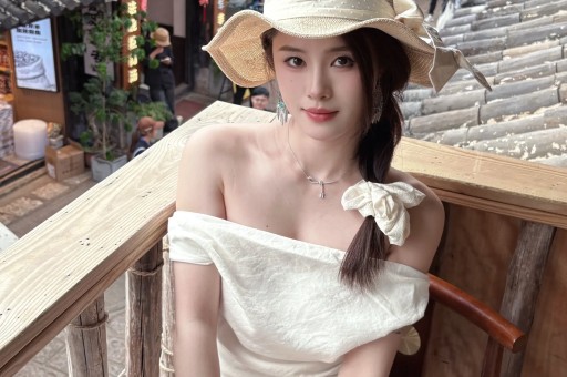 余承东人设崩塌：在易烊千玺面前顶级大佬也成了迷弟！